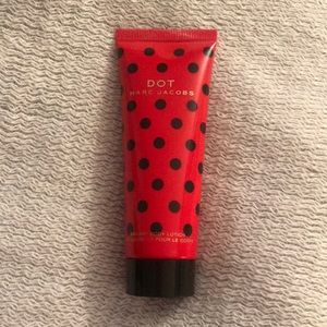 Dot body lotion
